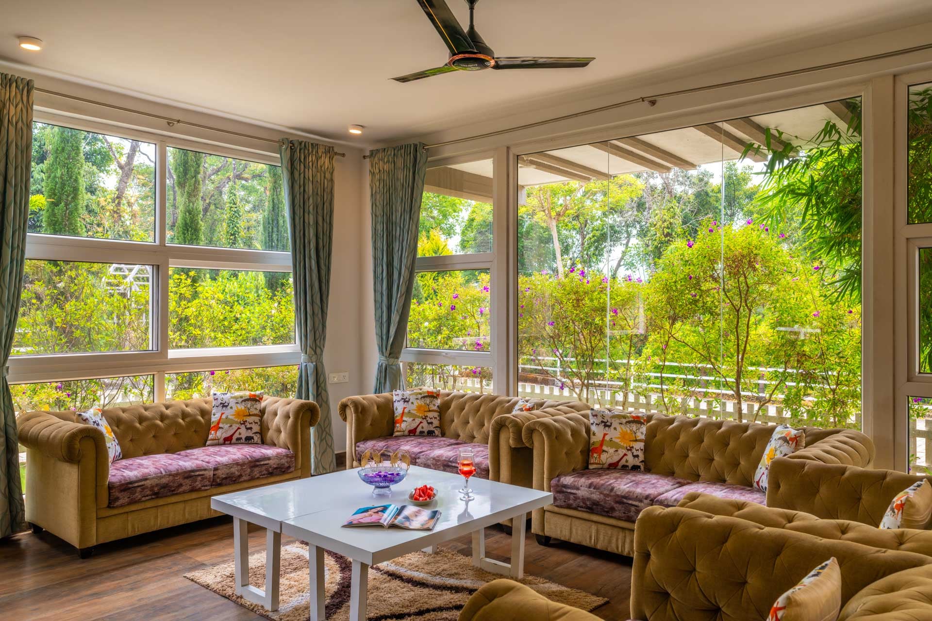 Nysa-Estate-5-bhk-luxury-villa-in-coorg-with-private-pool-and-spacious-rooms-living-room-360view
