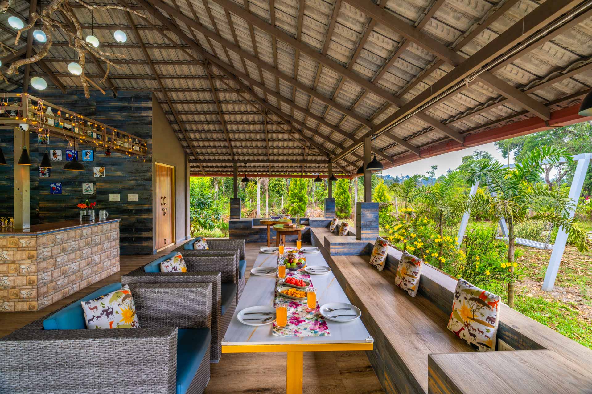 Nysa-Estate-5-bhk-luxury-villa-in-coorg-with-private-pool-and-spacious-rooms-poolside-dining-setup