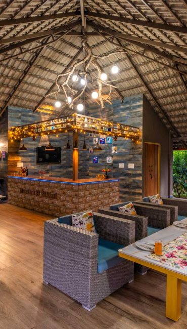 Nysa-Estate-5-bhk-luxury-villa-in-coorg-with-private-pool-and-spacious-rooms-poolside-kabana