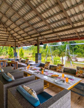 Nysa-Estate-Coorg-5-bhk-villa-in-coorg-with-private-pool-and-spacious-rooms-Cabana-Dining