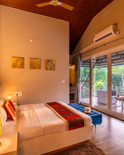 Nysa-Estate-Coorg-5-bhk-villa-in-coorg-with-private-pool-and-spacious-rooms-bedroom4